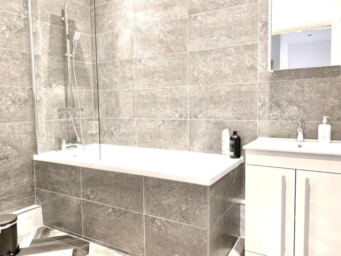 Premium Apartments Thatcham Broadway Bilik gambar